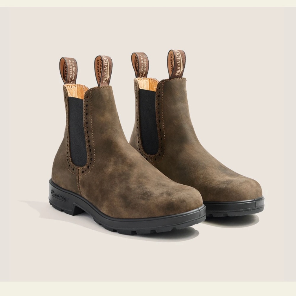 Blundstone #585s in Rustic Brown Size: 11